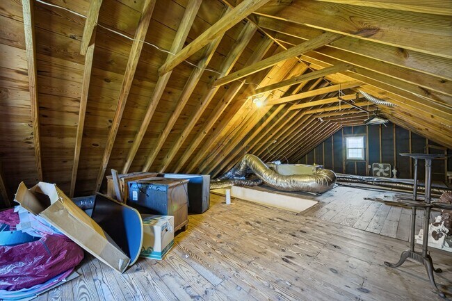 Building Photo - PINEWELL
