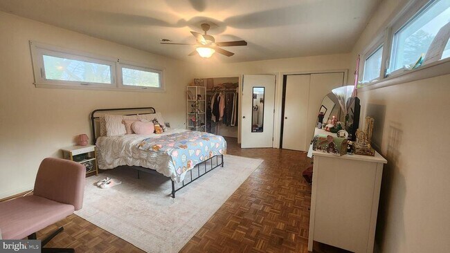 Building Photo - 211 University Blvd