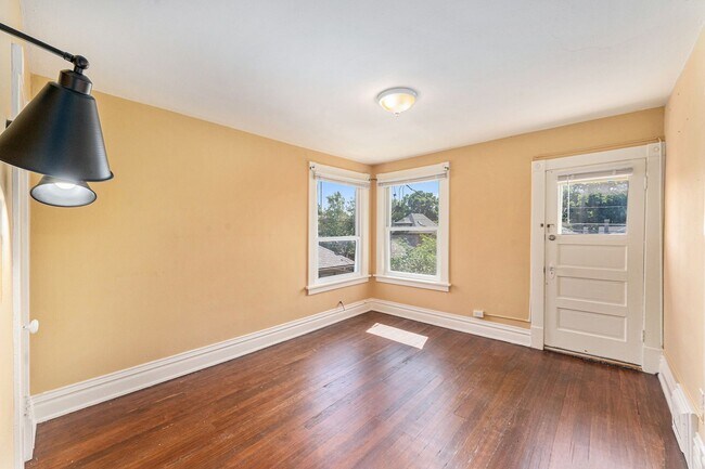 Building Photo - Stately Brick Denver Square Near City Park!