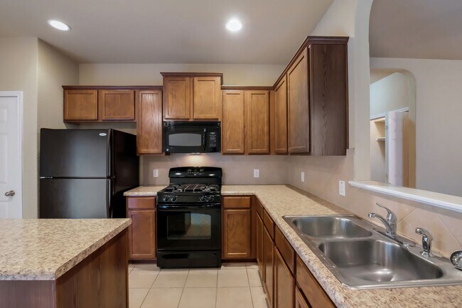 Building Photo - Charming Home in Gated Community with Great Amenities