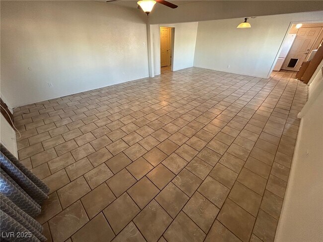 Building Photo - 113 Cedar St