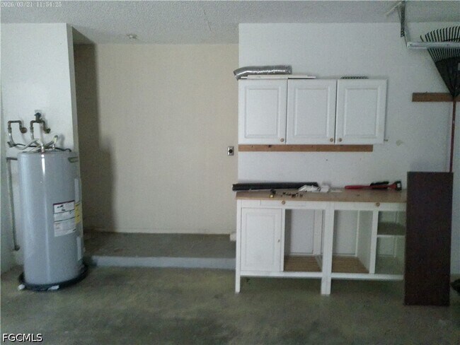 Building Photo - 1441 SE 11th St