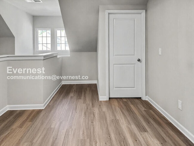 Building Photo - 3 Bed/2.5 Bath Home with Attached Garage / Pet-Friendly / Available Now!