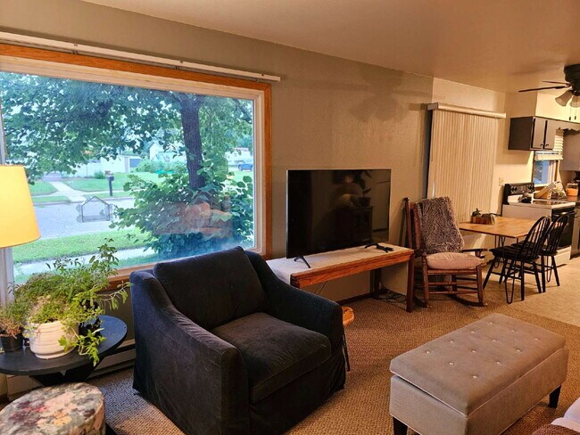 Building Photo - Spacious 3-Level Home with Garage & Off-St...