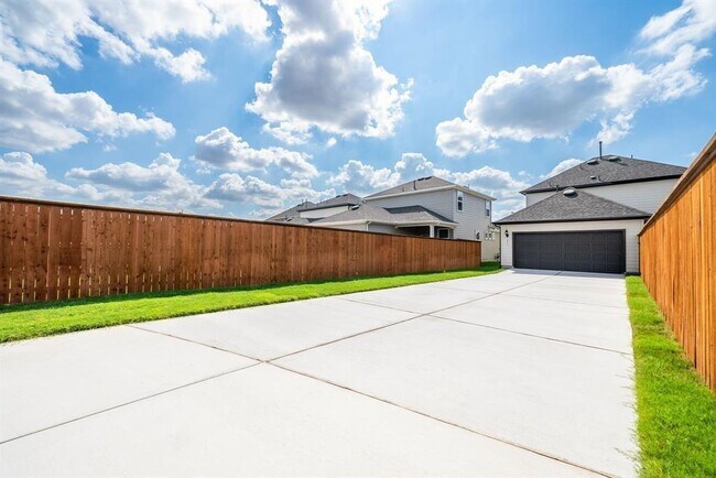 Building Photo - 123 Watkinville Rd