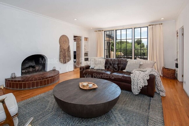 Building Photo - 857 Cheltenham Rd