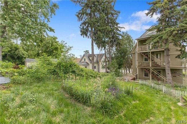 Building Photo - 1607 Burnet Ave