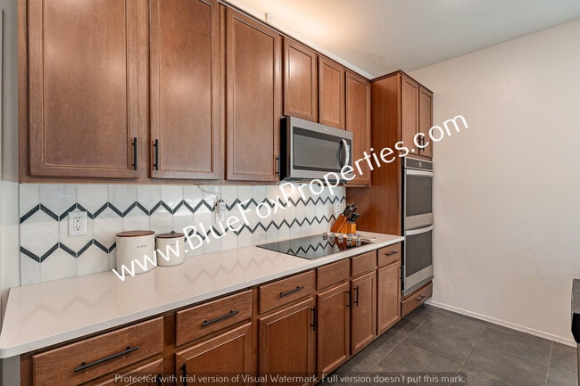 Building Photo - 8683 N Calle La Canoa