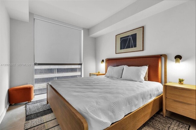 Building Photo - 11 NE 6th St