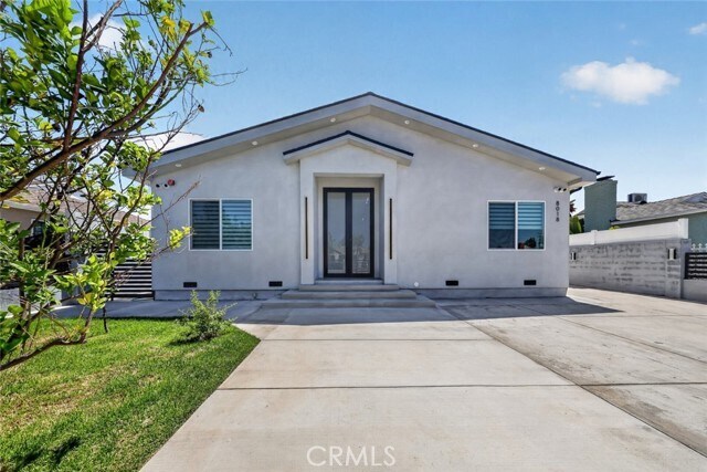 Building Photo - 8018 Shadyglade Ave