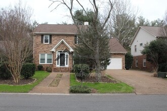 Building Photo - 430 Maplegrove Dr