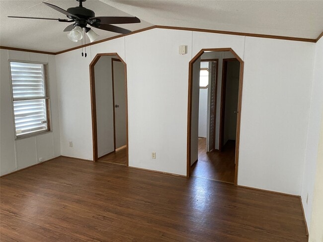 Building Photo - 16066 N Loop Dr