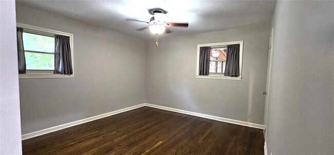 Building Photo - 1310 Poplarcrest Cir SE