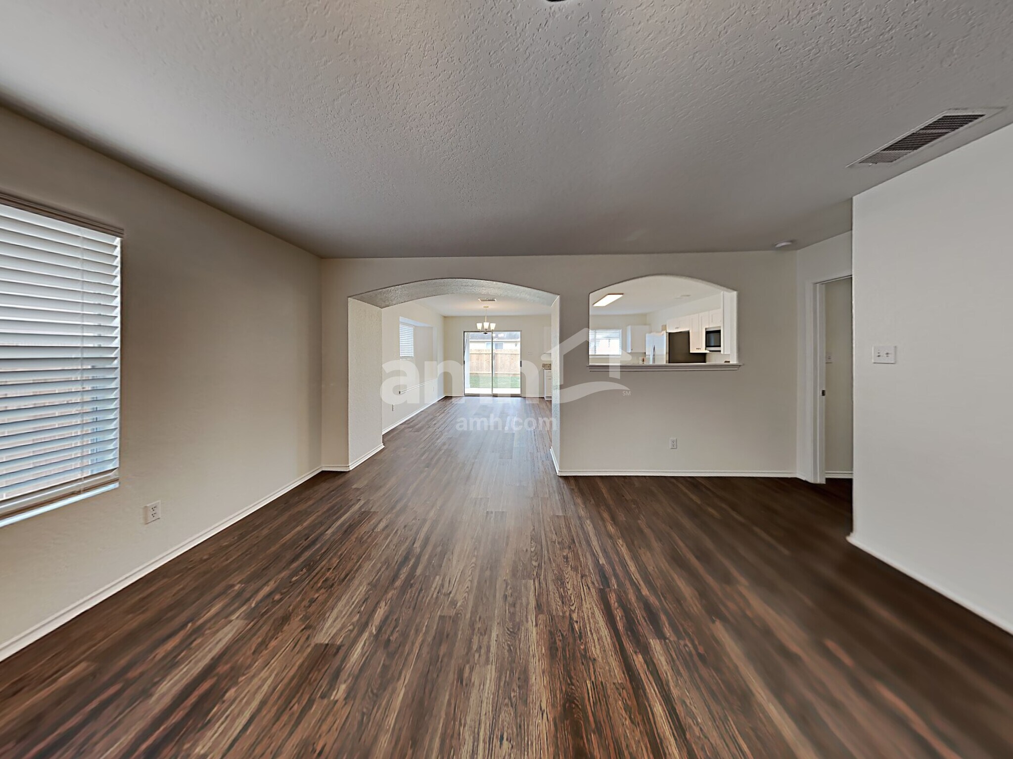 Building Photo - 9210 Laguna Falls