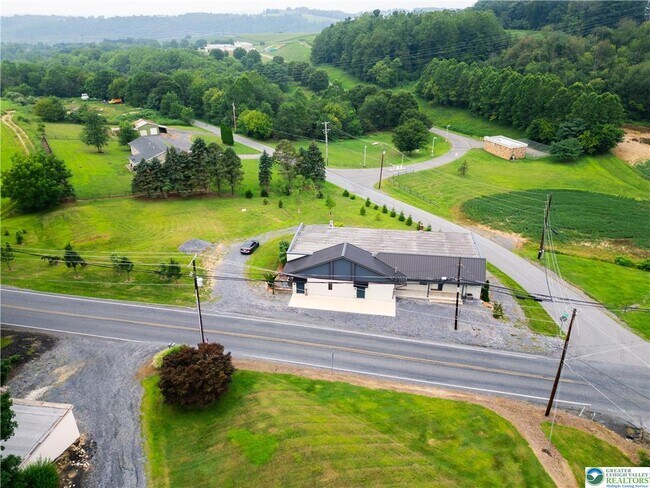 Building Photo - 335 Walnut Dr