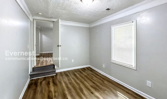 Building Photo - 2168 Rexford Dr