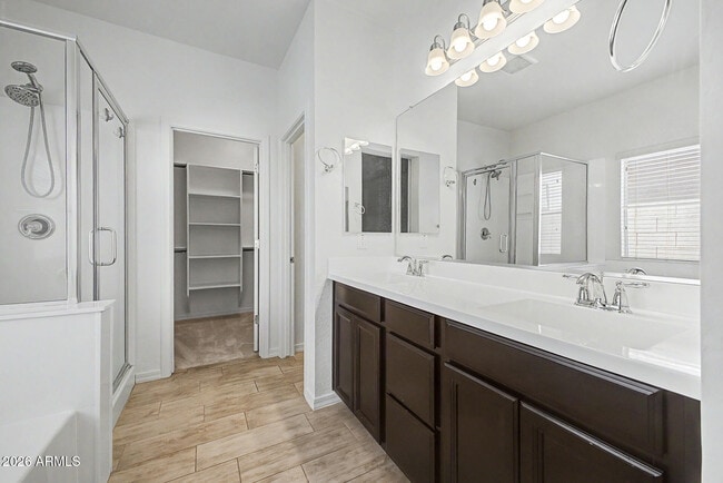 Building Photo - 1360 W Joshua Tree Ave