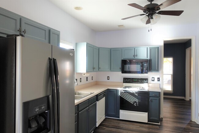 Building Photo - 233 Highgate Cir