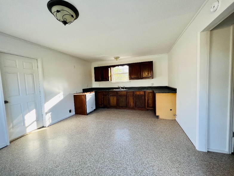 Building Photo - 100 Old Plank Rd