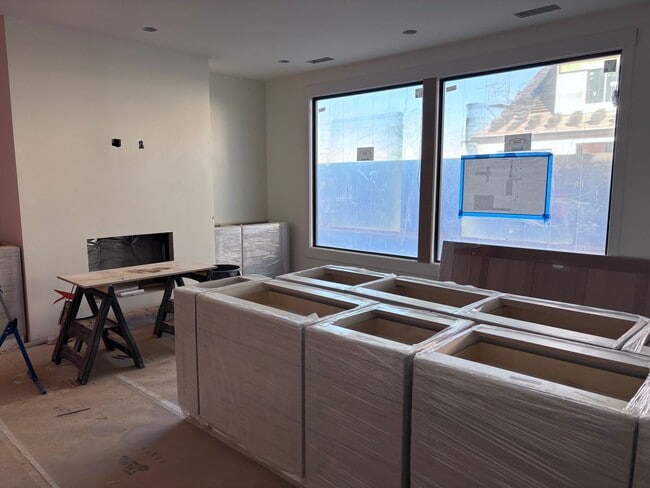 Building Photo - 5 bed 4.5 bath home with pool in Crimson Cliff Boundary