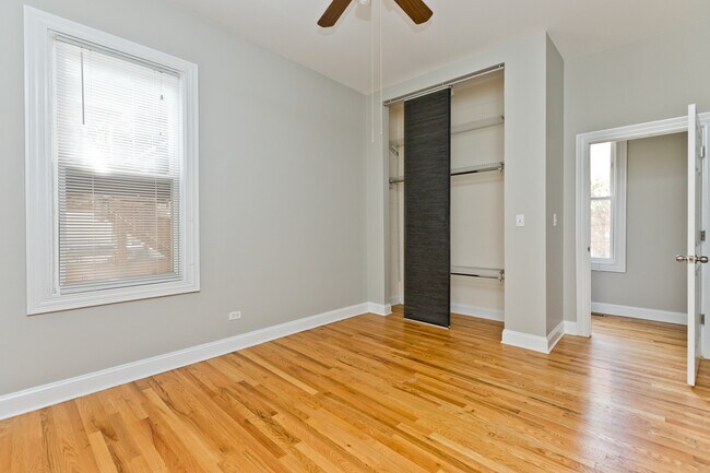 Building Photo - 2109 W Warner Ave