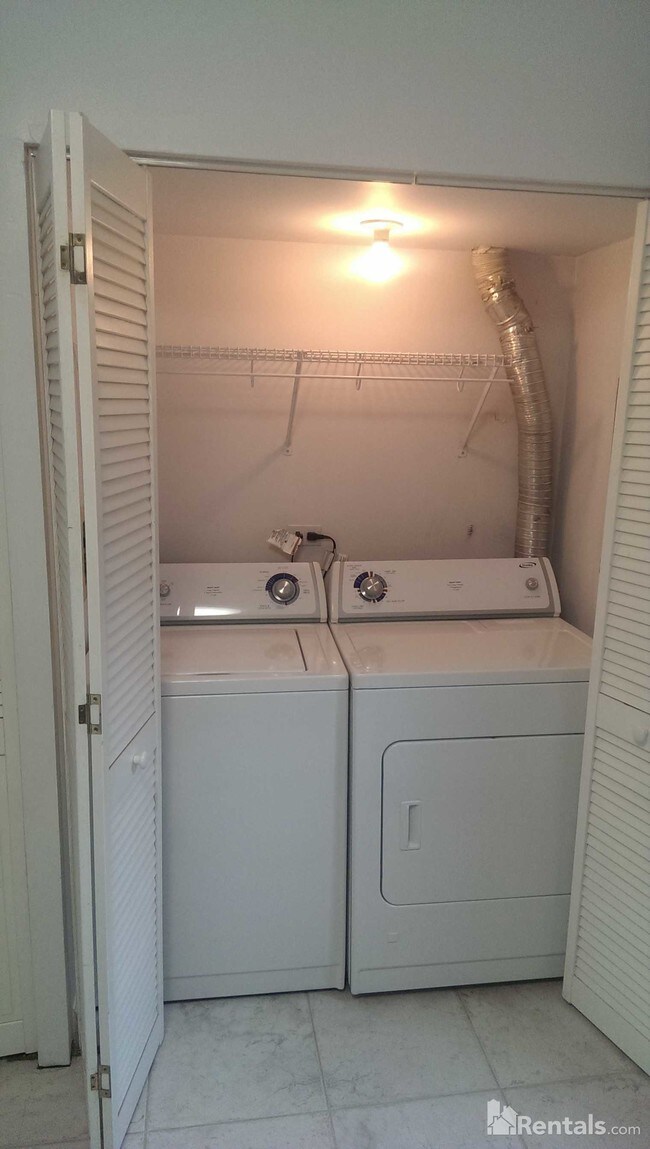 Washer/Dryer - 7463 Grant Cir