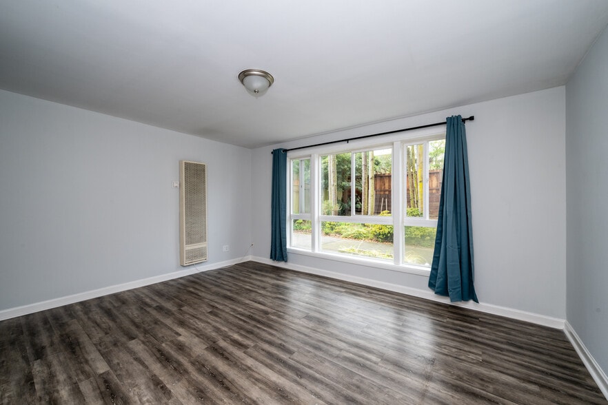 Primary Photo - 1737 9th Ave