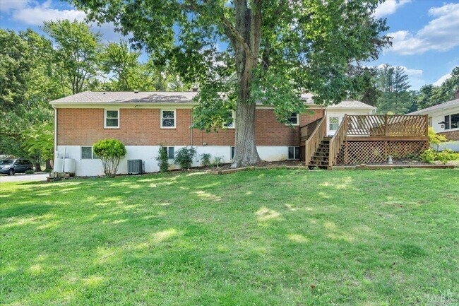 Building Photo - 405 Oakland Cir
