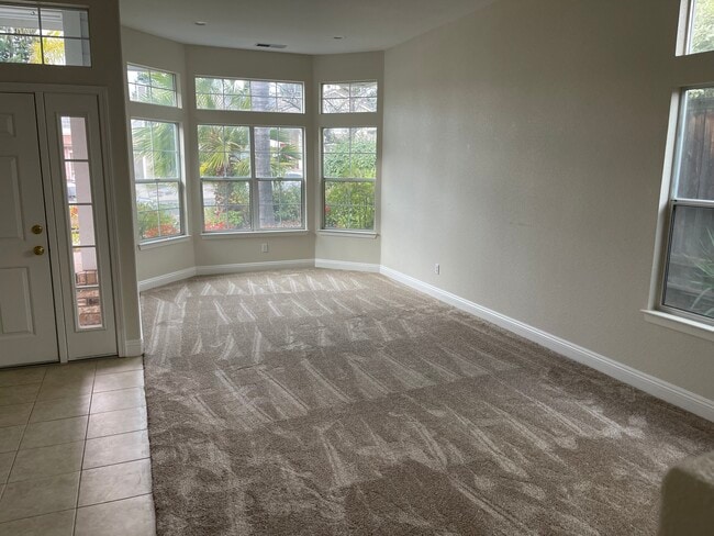 Building Photo - 5637 Darby Rd