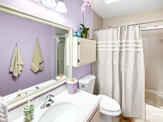 Building Photo - 3358 Perimeter Dr