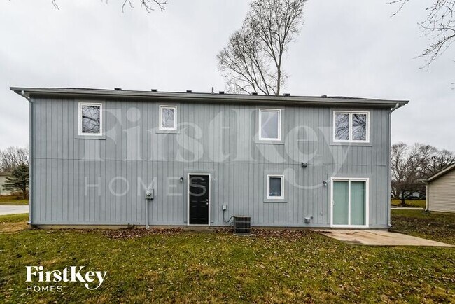 Building Photo - 4407 Robertson Blvd