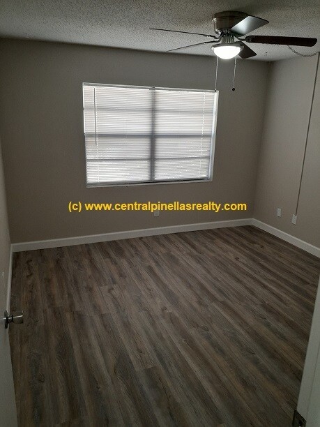 Building Photo - 2400 Winding Creek Blvd