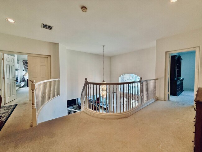 Building Photo - Partially furnished-Lovely 5 bedroom, 3 bath home in Legacy Master Series Community! $500 off fir...