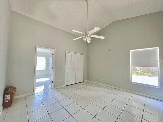 Building Photo - 1050 Pineview Ct