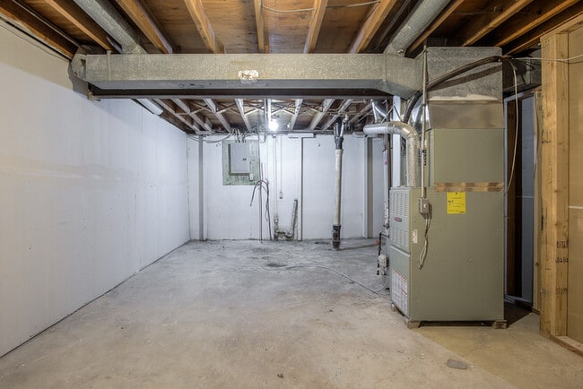 Building Photo - 510 NE Corder St