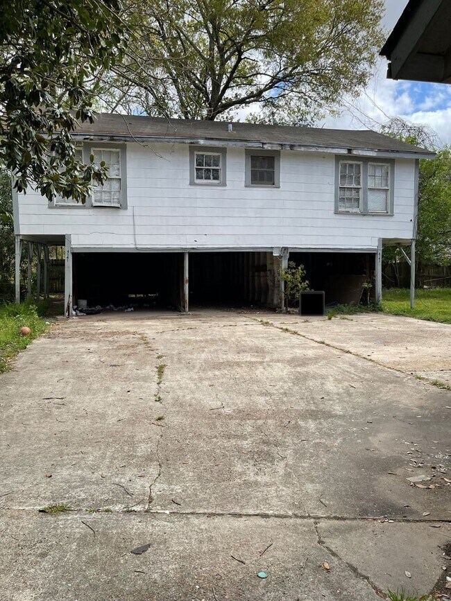 Primary Photo - 4143-4143 Ector Ave