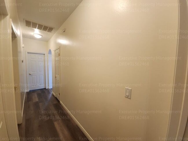 Building Photo - This house is in a great LOCATION (Callowa...