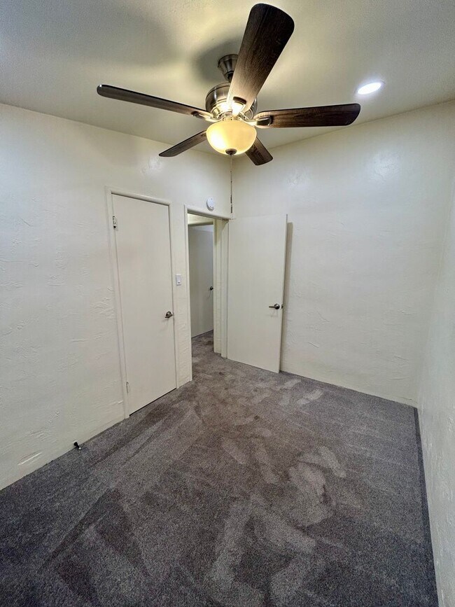 Building Photo - Updated San Leandro apartment!