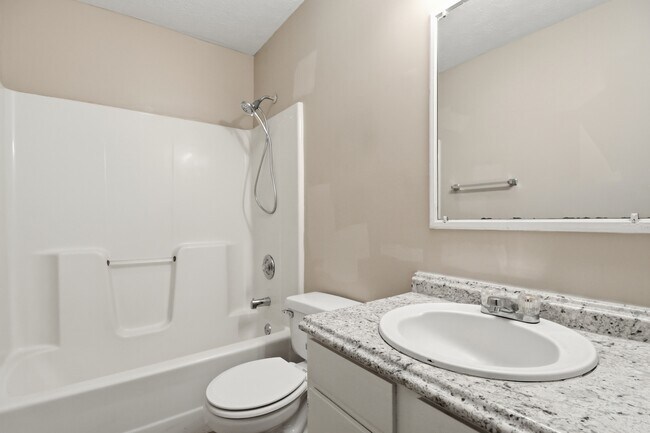 Building Photo - Ash St Ex