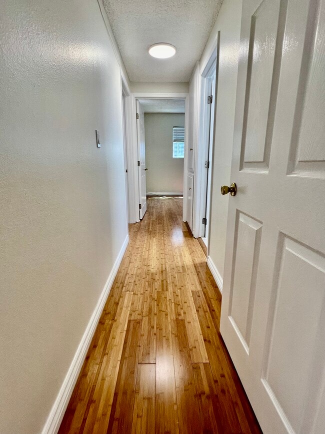 Building Photo - 1218 Amethyst St