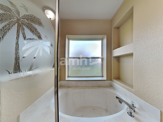 Building Photo - 3090 SW Boxwood Cir