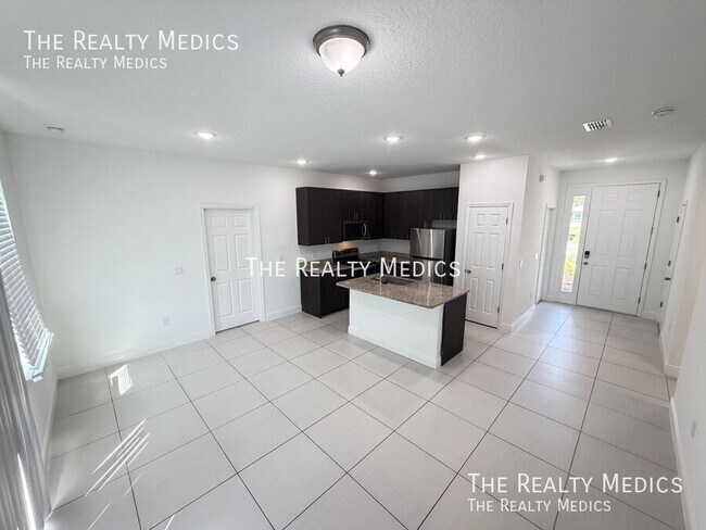 Building Photo - 2481 San Filippo Dr SE