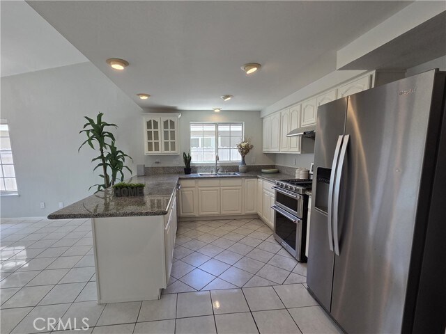 Building Photo - 14232 Matisse Ave
