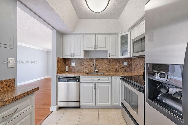 Building Photo - 3581 SW 117th Ave