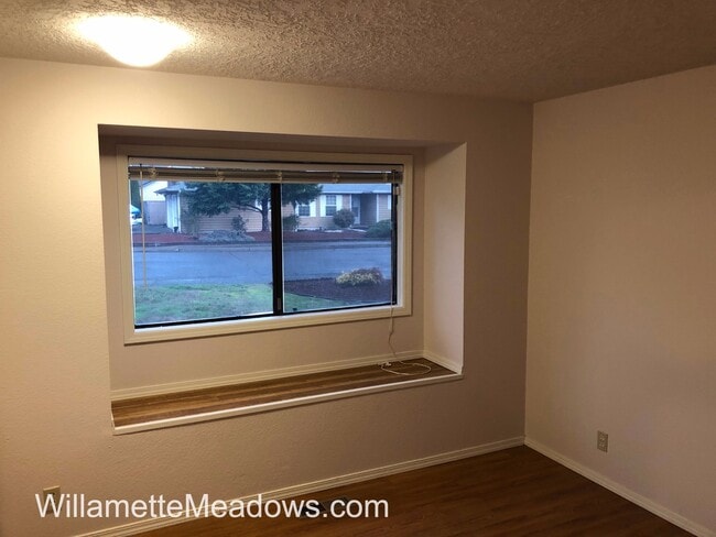 Building Photo - A Wonderfully Remodeled and Completely Updated 3 Bedroom, 2 Bath House with Geer Community Park i...