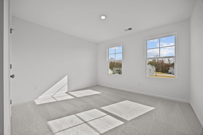 Building Photo - 50% OFF FIRST MONTH RENT!! Charming 4BD/2.5BA Located In Angier NC!!!