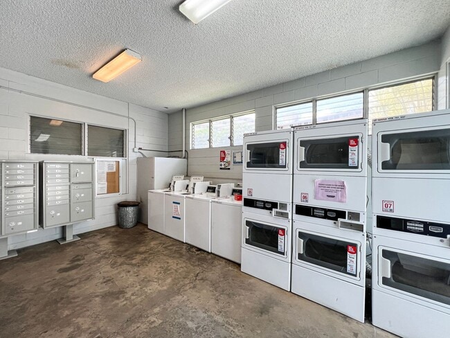 Building Photo - Kama'aina Hale #405