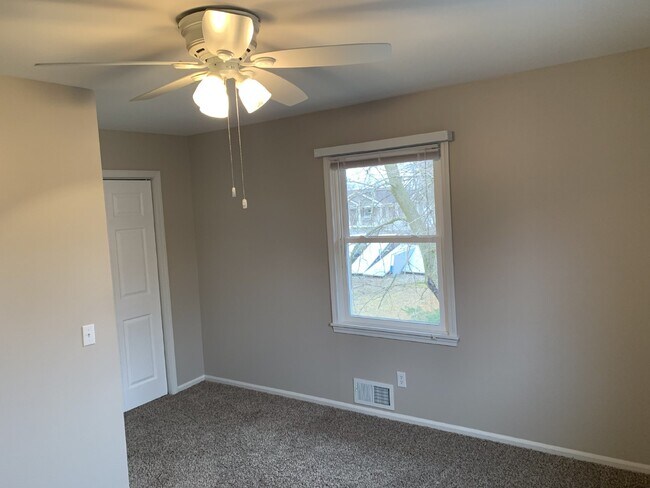 Building Photo - 3 Bedroom/2 Bathroom in Alto