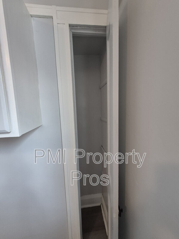 Building Photo - 2517 W Hadley St