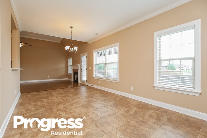 Building Photo - 1703 Drayton Dr